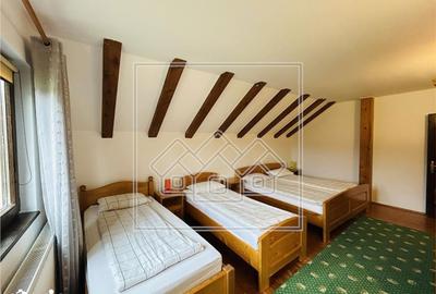 Casă cu 5 camere cu Teren 3400 Mp în Porumbacu de Jos - 17