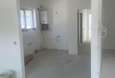 Casă cu 3 camere în Sub Coastă - 4