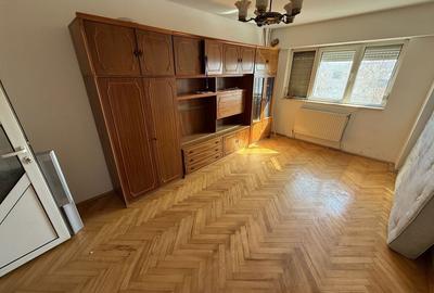 Apartament cu 4 camere decomandat în Micro 17 - 3