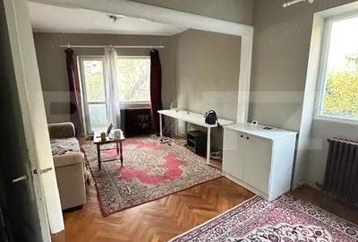 Apartament cu 3 camere semidecomandat, mobilat în Unirii