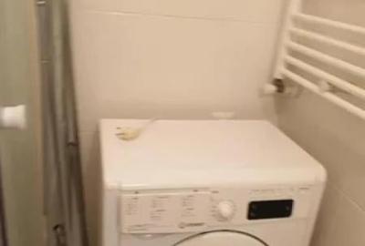 Garsonieră decomandată în Titan