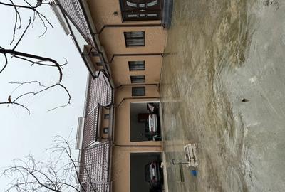 Vand casa cu etaj 180 de mii de euro Vand casa cu etaj 180 de mii de euro - 2