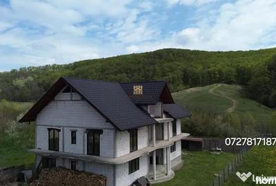Casă cu 7 camere cu Teren 1300 Mp în Pătrăuți - 3