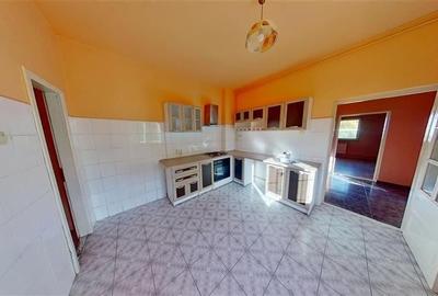 Apartament in casa:recomandat locuinta sau business, Garii -Tractorul, Brasov. - 1