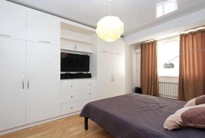 Garsonieră decomandată în Titan