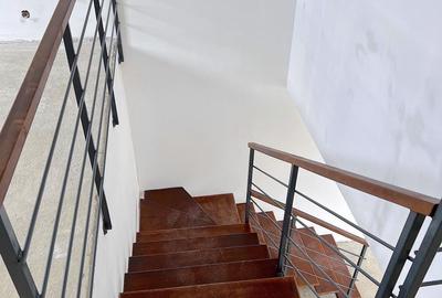 Casă cu 5 camere cu Canalizare în Ianova - 2