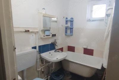 Apartament cu 4 camere semidecomandat în Micro 39 - 1