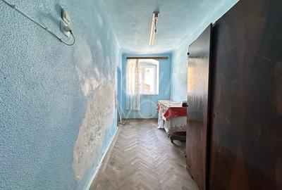 Apartament 2 camere + teren + garaj, Str. 9 Mai - 3