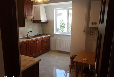 Apartament cu 2 camere decomandat în Traian