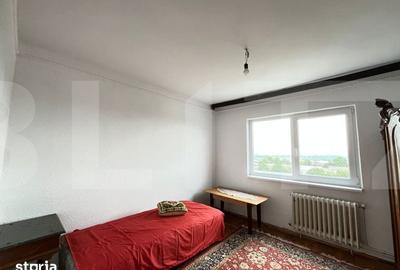 Apartament cu 3 camere semidecomandat în Central