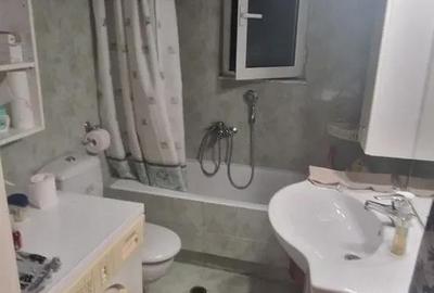 Apartament cu 2 camere decomandat în Berceni