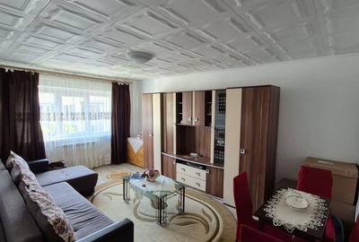 Apartament cu 2 camere decomandat în Poarta 6