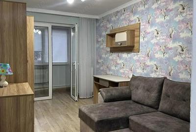 Apartament cu 3 camere decomandat în Tineretului