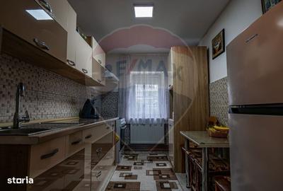 Apartament cu 3 camere decomandat în Sebeș - 2