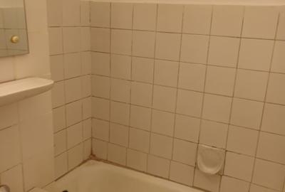 Garsonieră decomandată în Km 5 - 5