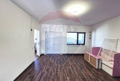 Casă cu 5 camere cu Teren 216 Mp în Vârteju - 3