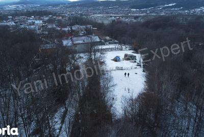 Teren de 5247 mp, în Central - 9