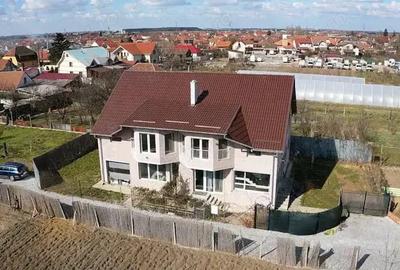 Casă cu 6 camere cu Teren 547 Mp în Episcopia Bihorului - 3