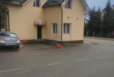 Casă cu Teren 450 Mp în Central - 2