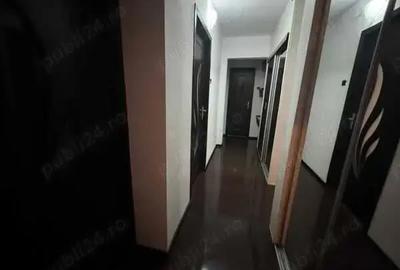 A 46 Proprietarul vinde in Bacau , Bistri?a Lac, etaj 1 , apartament confort 1 ,4 camere, - 5