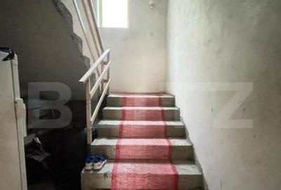 Casă cu 4 camere cu Teren 2800 Mp în Central