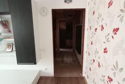 Apartament cu 3 camere semidecomandat în Central - 5