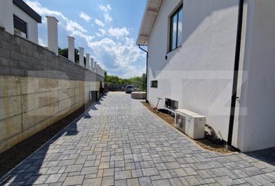 Vila superba in Livezeni, independenta energetic - 18