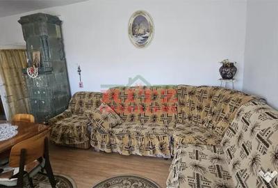 Casă cu 7 camere cu Teren 1756 Mp în Caracal