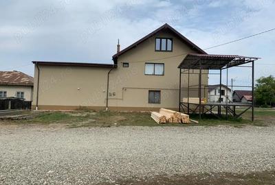 Casă cu Canalizare în Hălăucești - 3