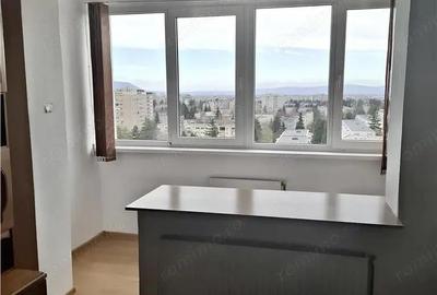 Apartament Renovat cu 2 Camere si Parcare in Astra - 9
