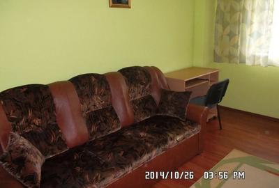 Vand apartament 2 camere etaj 2 ,bloc tip D decomandat .La bucatarie este o bolta de intrare ,calori - 5