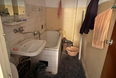 Apartament cu 3 camere decomandat în Tei - 6