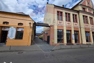 Spațiu comercial, de 179 mp, în Central - 3