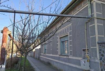 Casă cu 3 camere cu Teren 3600 Mp în Central - 19