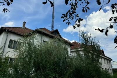 Teren de 24152 mp, în Central - 2