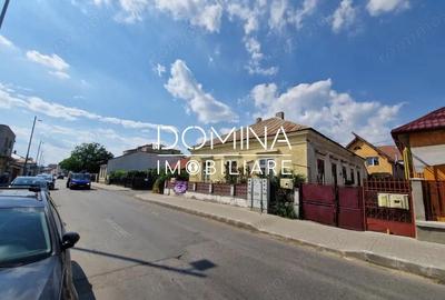 Casă cu 4 camere cu Teren 714 Mp în Central