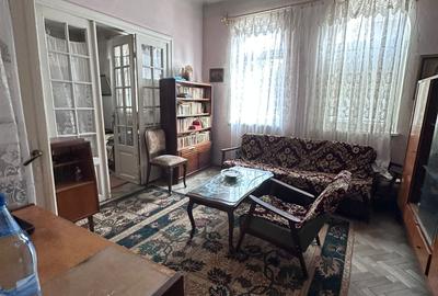 Apartament cu 2 camere nedecomandat în Parcul Carol