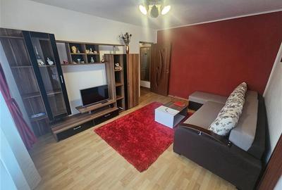 Apartament cu 3 camere nedecomandat, mobilat în Micro III - 23