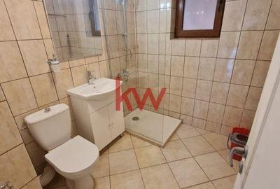 Spațiu comercial, de 88 mp, în Central - 4