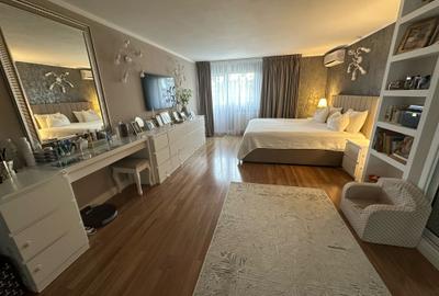 Duplex cu 5 camere cu Canalizare în Sud