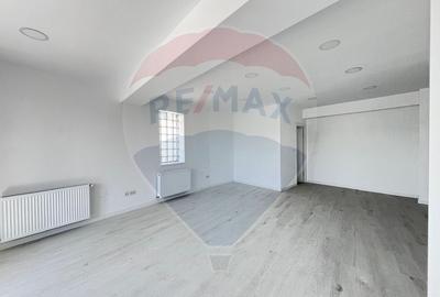 Birou, de 47 mp, în Lizeanu - 4