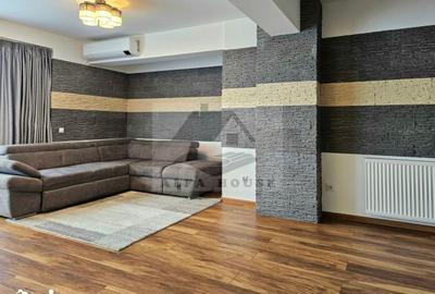 Apartament cu 3 camere, mobilat în Tractorul - 2