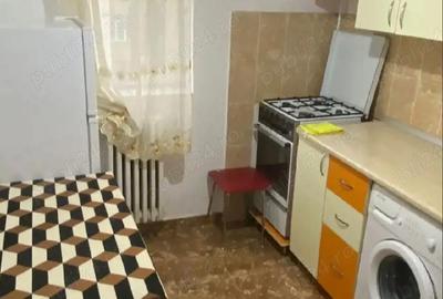 Garsonieră decomandată în Teiu