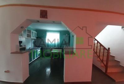 Casă cu 5 camere cu Teren 1000 Mp în Bran - 4