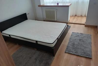 Apartament cu 2 camere semidecomandat, mobilat în Podu Roș - 1