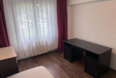 Apartament cu 3 camere decomandat în Criș - 1