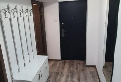 Apartament cu 2 camere semidecomandat în Micro 4 - 6