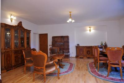 Vila de pe cărțile poștale - 12