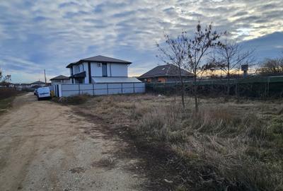 Teren intravilan Domnesti, str.Fortului, deschidere=26.ml, adancime=15ml, 72E/mp - 2