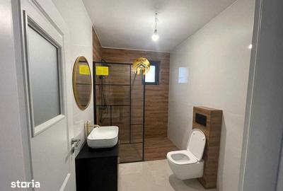 Casă cu 4 camere cu Teren 250 Mp în Central - 2